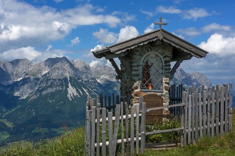 Memorial to Schattseitjager on Brandstadl