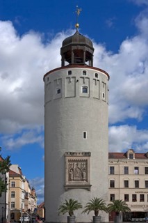 Dicker Turm