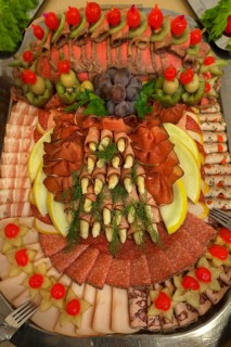 Hearty plate of Franconian sausage and ham