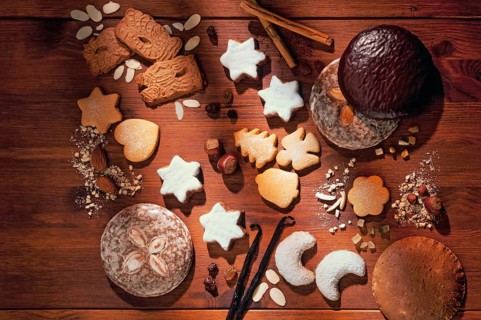 Various biscuits and gingerbread
