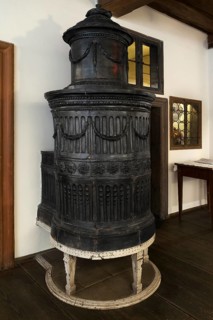 Cockle stove dating from the Biedermeier period 1818-1848