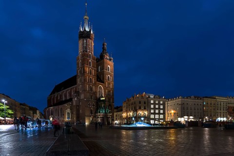 Basilica of Mary at night