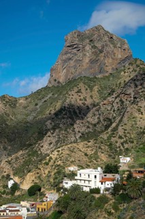 Vallehermoso with the rock massif Roque Cano