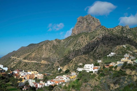 Vallehermoso with the rock massif Roque Cano