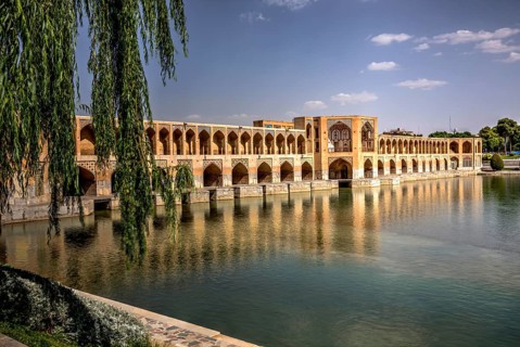 Khaju bridge and Zayandeh River