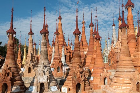 Buddhist stupas of Shwe Inn Thein Paya