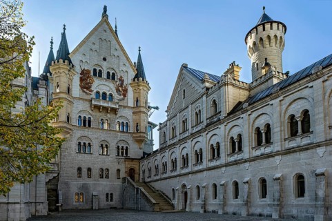 Palas and Knights' House