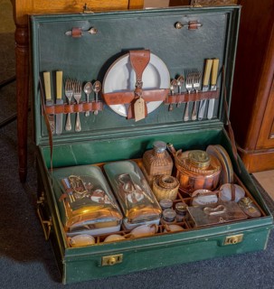 Case with equipment for picnic in the Rolls Royce
