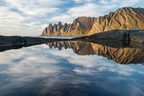 Reflection in the water with Tungeneset