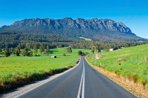 Road leading to Cradle Mountain