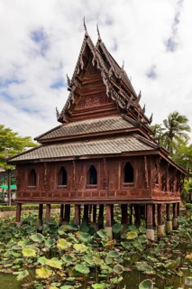 Wat Thung Si Mueang