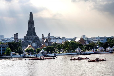 Royal barge procession on the Mae Nam Chao Phraya