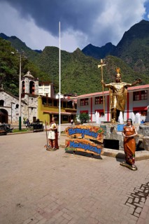 Village square with Inca statue