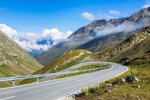 Mountain pass road