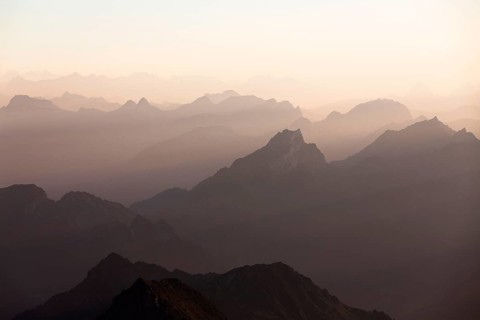 Evening mood at the Santis overlooking the Alpstein and Alpine massif