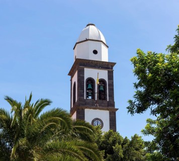 Tower of the Iglesia de San Gines church