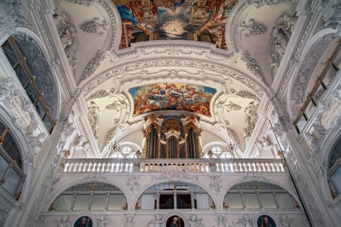 Organ loft