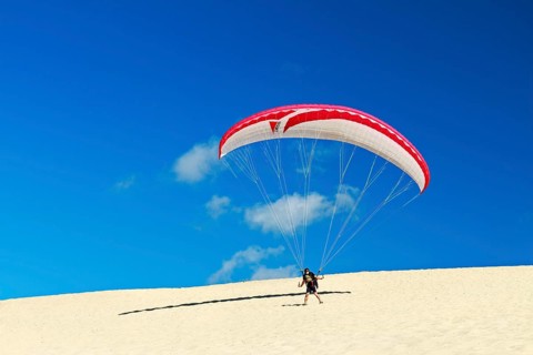 Paraglider on the Dune of Pilat