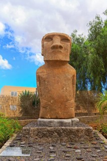 Moai sculpture