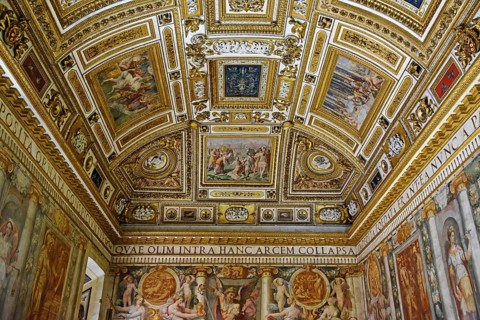 Ceiling paintings and golden wall decorations in the Sala Paolina