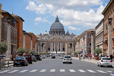 Traffic on the Via della Conciliazione