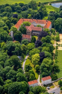 Schloss Cappenberg castle with collegiate church and castle hill