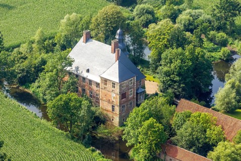 Moated castle Haus Nehlen