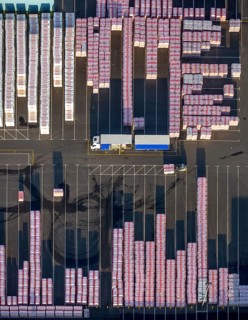 Truck loading station