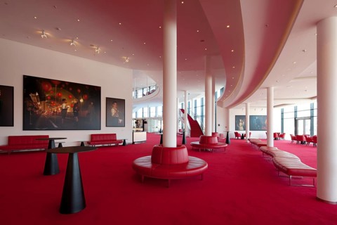Large foyer on the ground floor