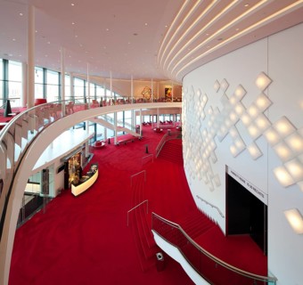Spacious foyer with decorative light installation