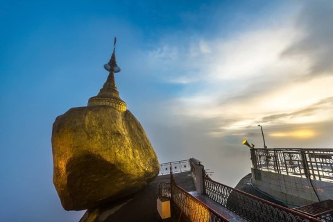 Golden Rock with Kyaiktiyo Pagoda at sunset