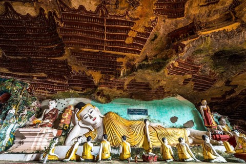 Seated and Reclining Buddha statues