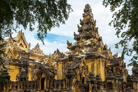 Maha Aungmye Bonzan Monastery