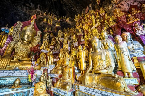 Golden Buddha statues