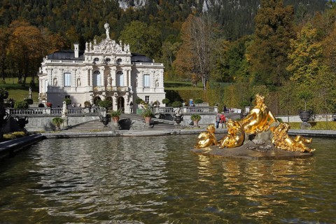 Linderhof Palace in autumn