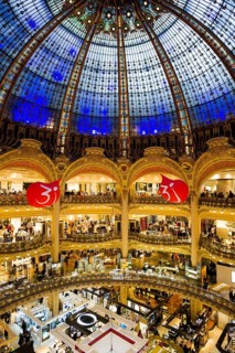Shopping mall with Art Nouveau dome
