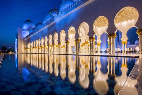Arcades in the Sheikh Zayed Mosque