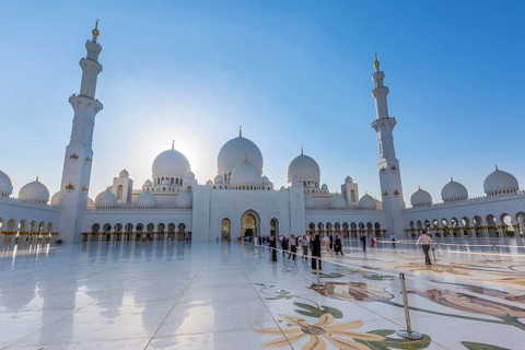 Courtyard of the Sheikh Zayed Mosque