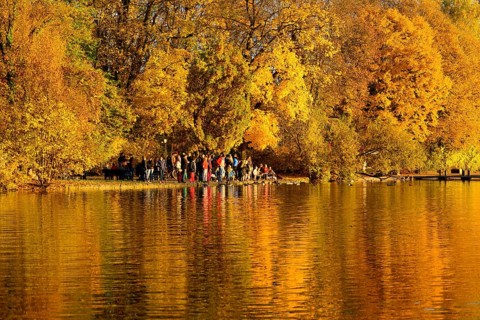 Autumn at Lake Kleinhesseloher See