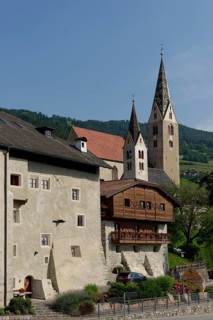 Church of St. Stephan and cemetery church