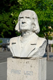 Bust of composer Franz Liszt