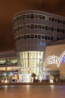 Mercatorhalle and CityPalais at night
