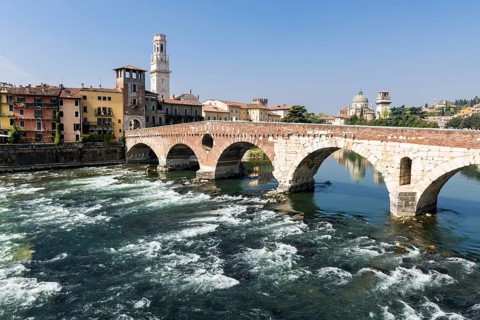 Ponte Pietra bridge