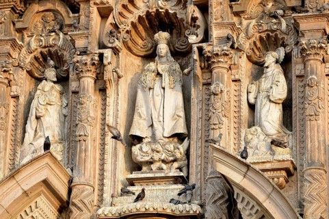 Statues on the facade of the church Iglesia de San Francisco