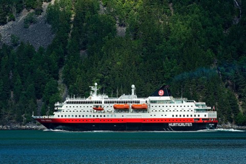 Ship Kong Harald of the shipping company Hurtigruten ASA in Storfjord