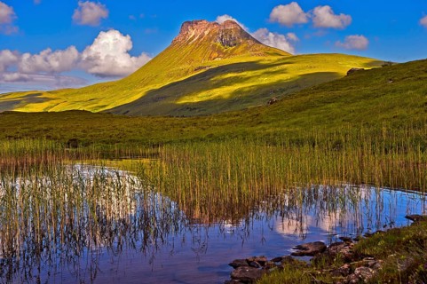 Mountain Stac Pollaidh on Loch Lurgainn