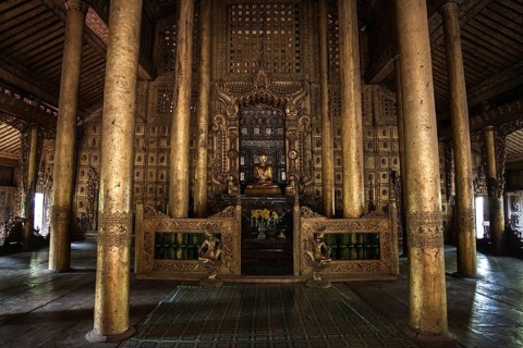 Gilded wooden pillars