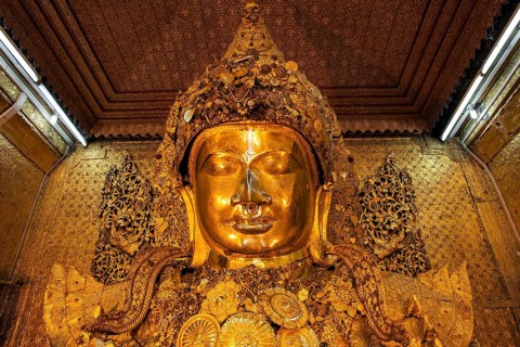 Mahamuni Buddha statue