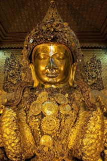 Mahamuni Buddha statue