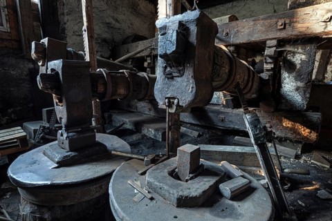 Workshop with hammer